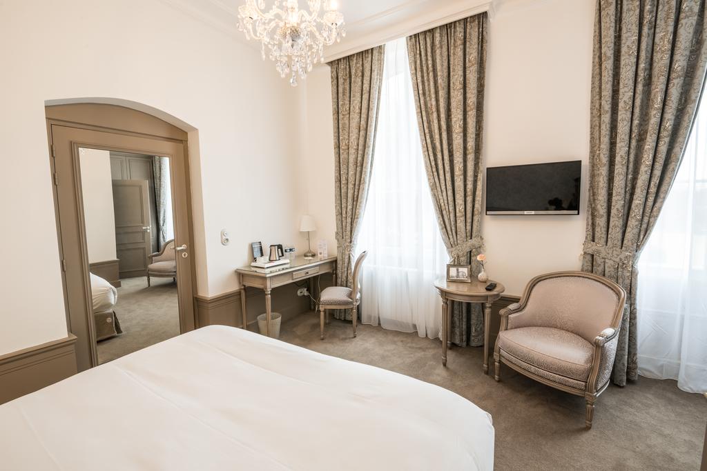 maison-hotes-romantique-amoureux-luxe-piscine-2h-paris