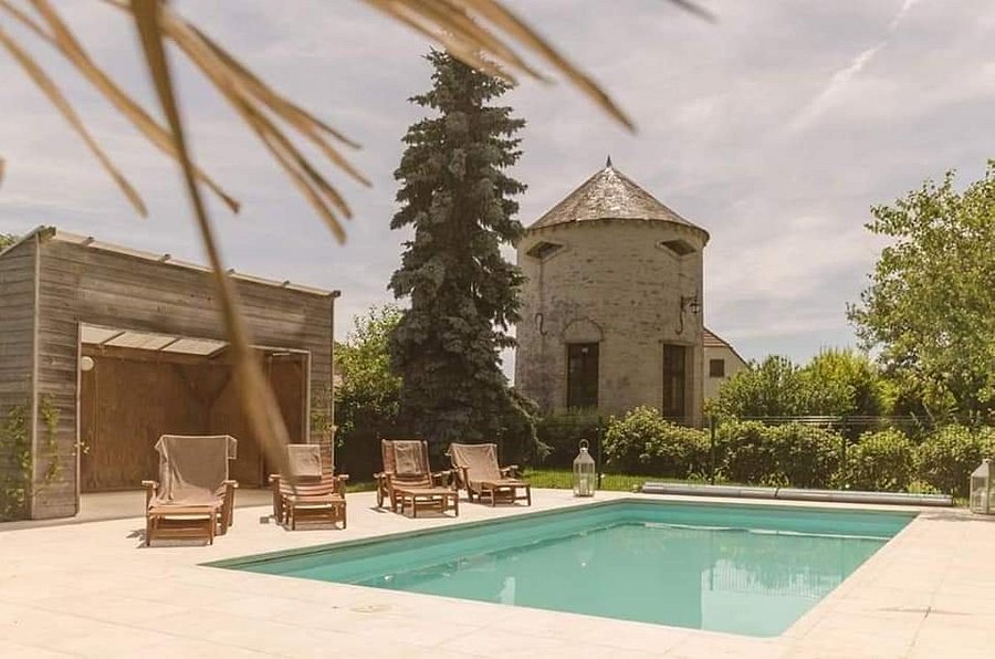 maison-hotes-romantique-week-end-amoureux-piscine-2h-paris-chateau-de-montabert