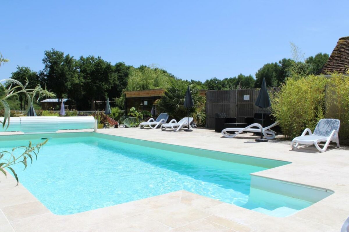 hotel-piscine-proche-paris-2h-paris