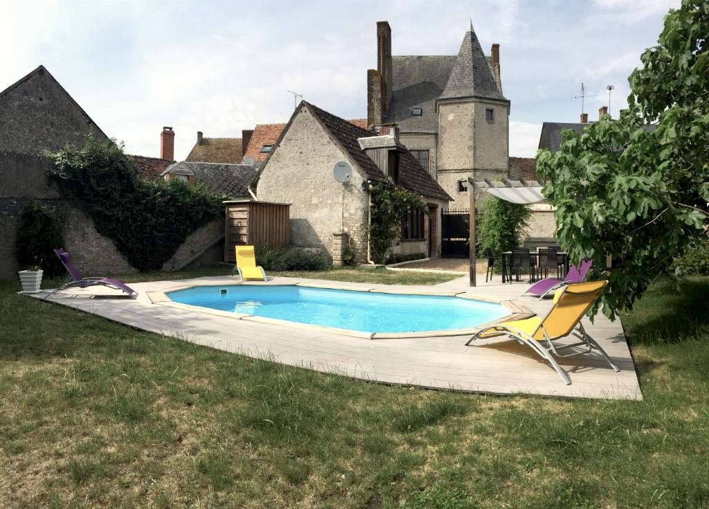 chambre-hotes-piscine-loire-2h-paris